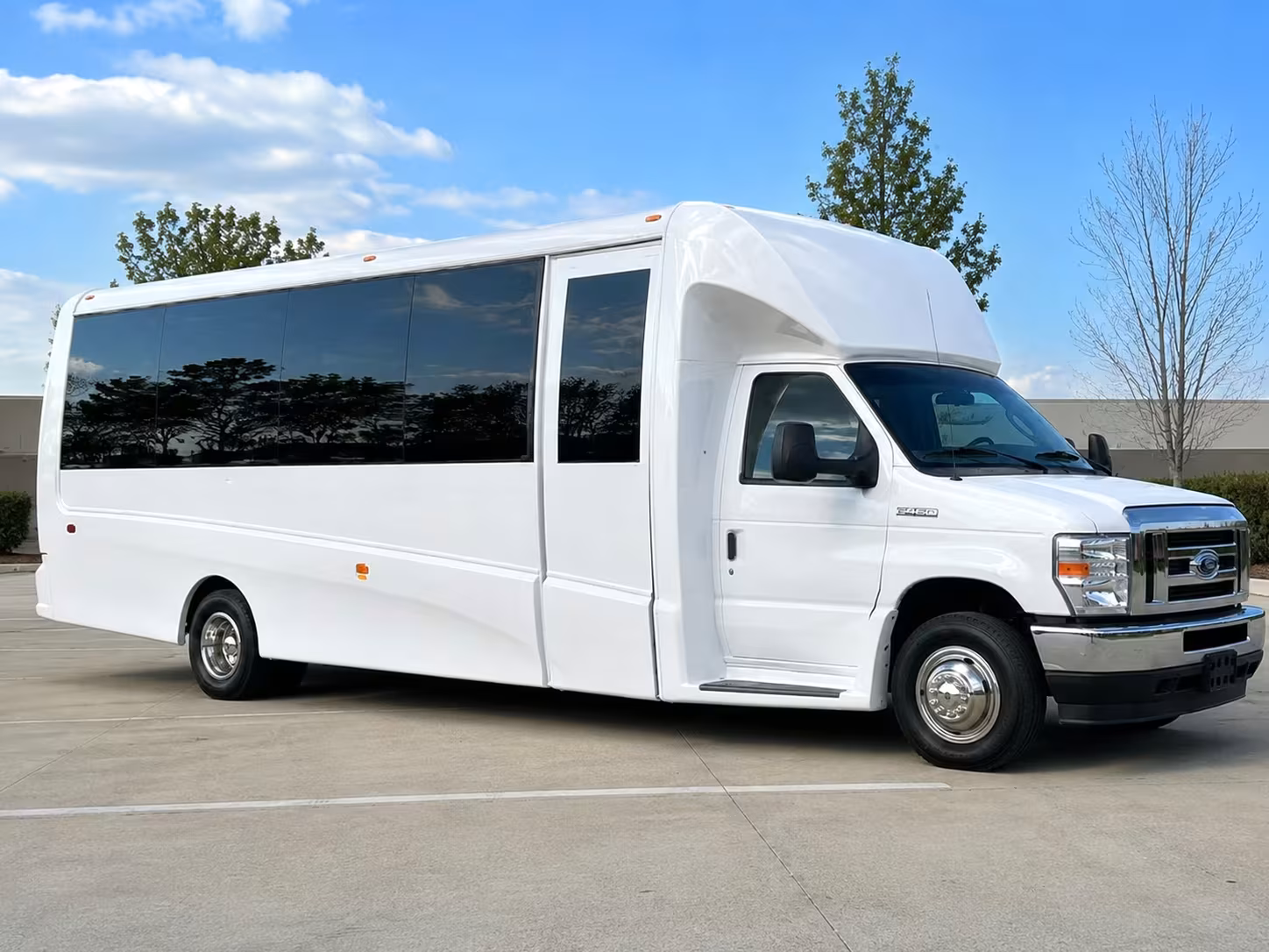 nampa 18 passenger minibus rental