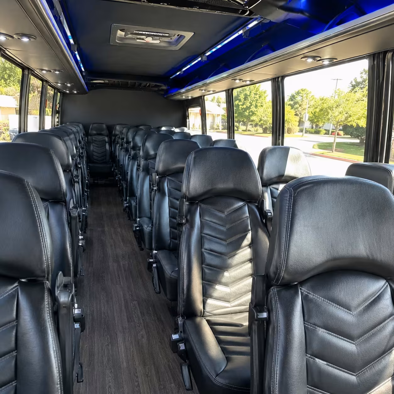 nampa 30 passenger minibus rental